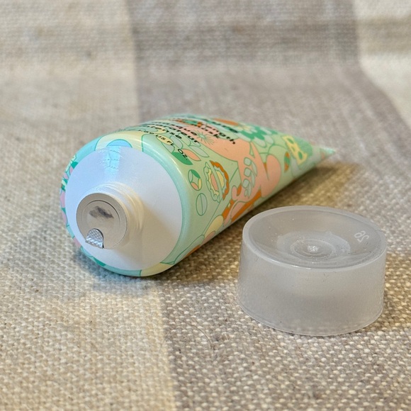 NEW! Amika Bundle - Picture 3 of 3